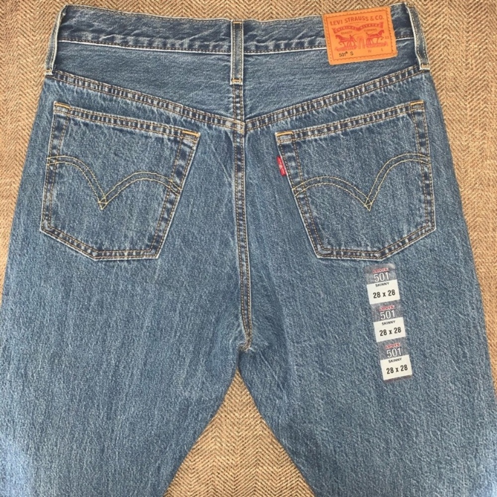 Levi 501 Skinny jeans NWT